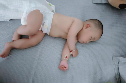 冷水江怀孕多久会显肚子
